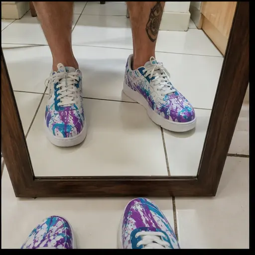 Tênis customizado por Juliana Prado